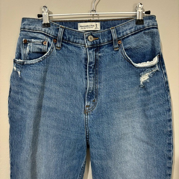 A&F Abercrombie Ultra High Rise Kick Flare Jeans Distressed CURVE LOVE‎ 29/8R - Picture 2 of 6